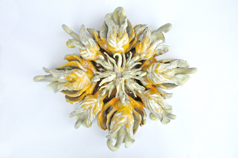 Keiyona C. Stumpf, cross I, 2024, 35 x 36 x 100cm, glazed ceramic